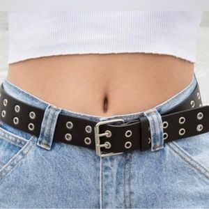 ✨ 3 for $20✨ Brandy Melville Double Eyelet Belt